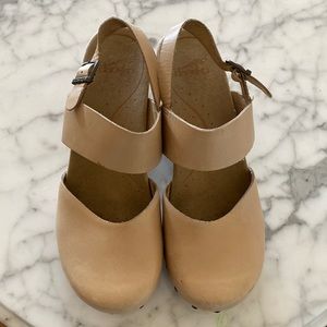 Dansko Thea leather sandals sz 8
